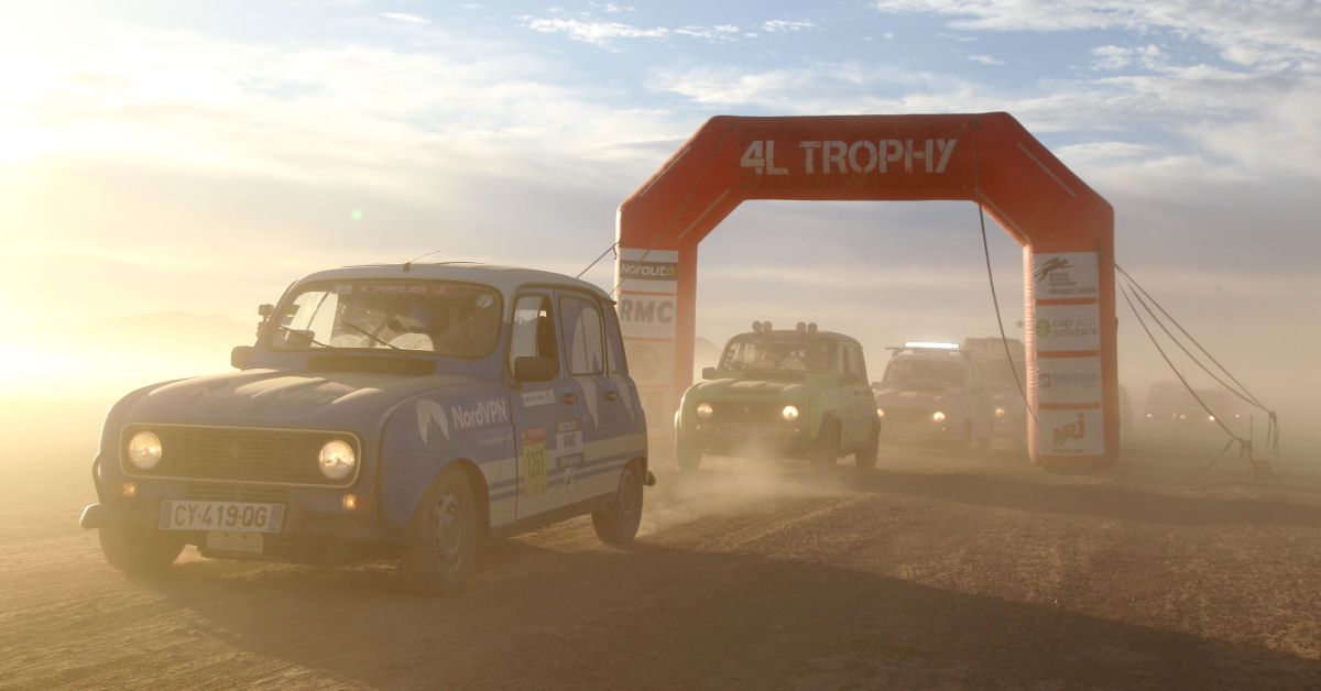 L'arrivée du 4L Trophy à Marrakech, après 12 jours de course à travers le désert.